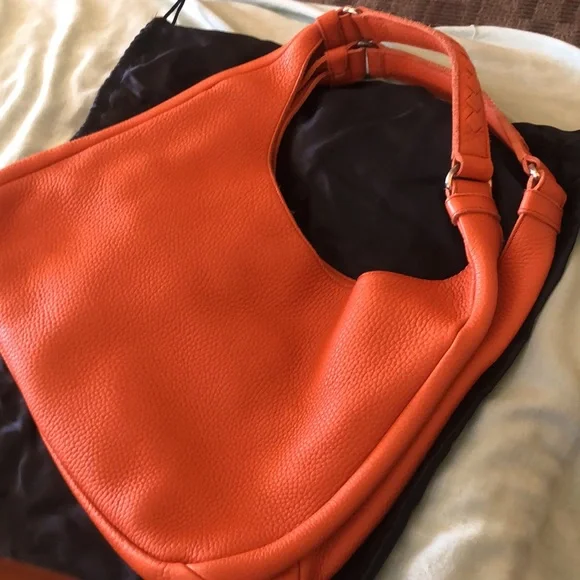 $2400 BOTTEGA VENETA CAMPANA Leather Hobo Bag - Picture 2 of 7